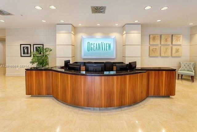 OCEANVIEW BUILDING B COND - Residential Lease