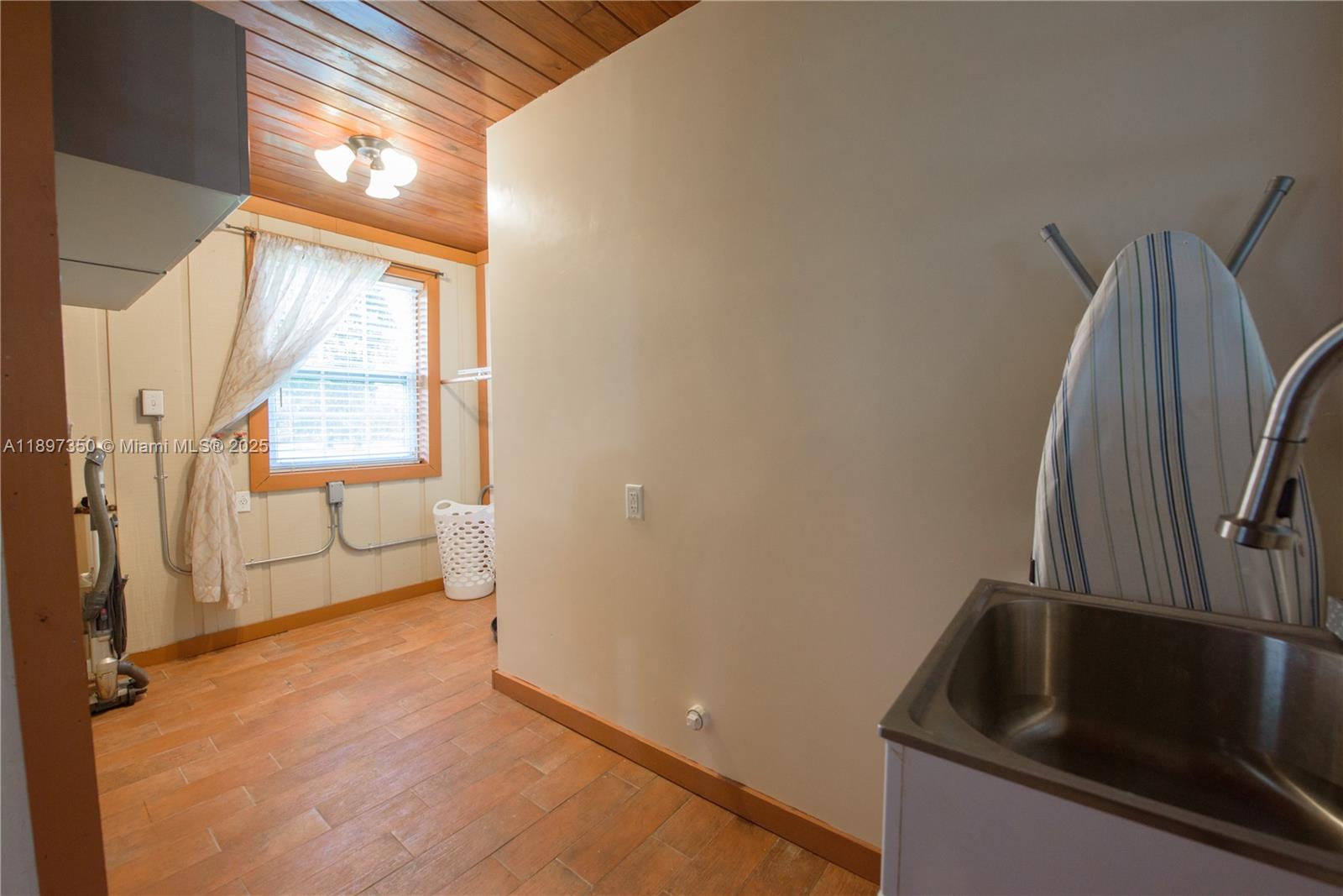 Redland - Residential Lease