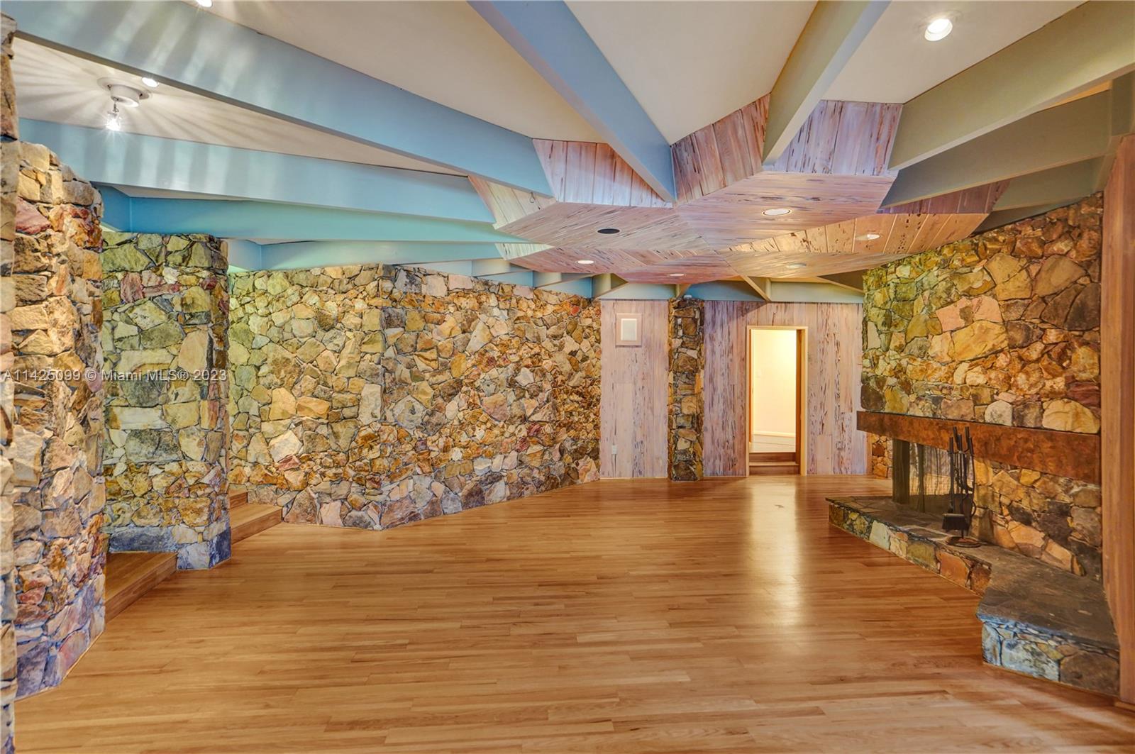 RIDGELINE ESTATES - Residential