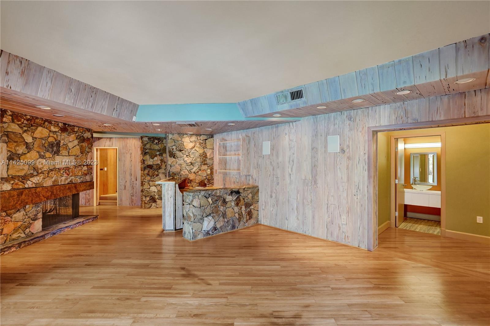 RIDGELINE ESTATES - Residential