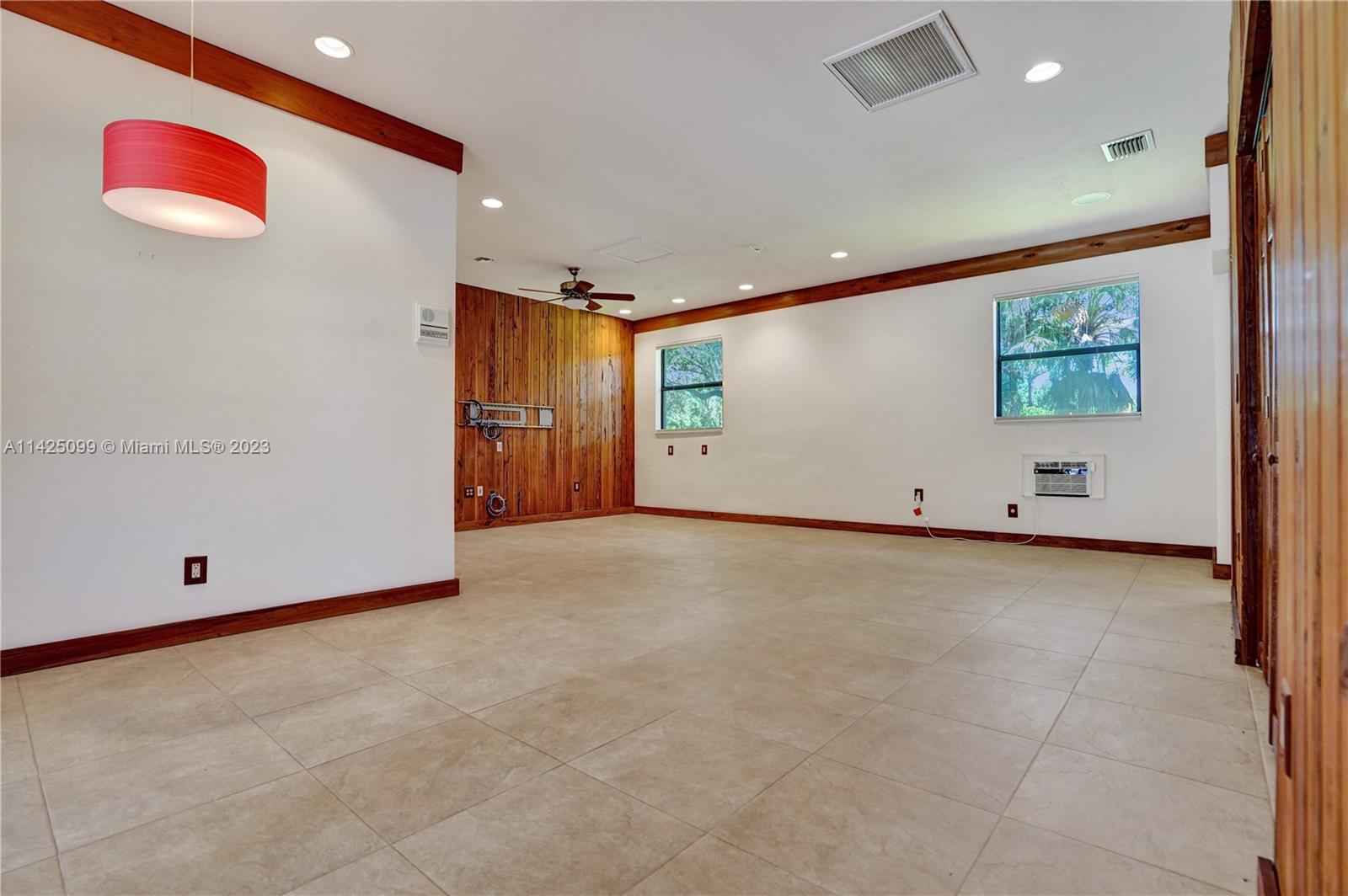 RIDGELINE ESTATES - Residential