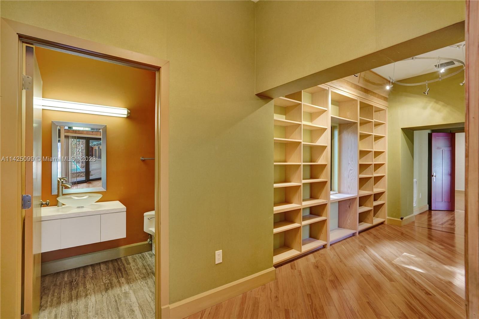 RIDGELINE ESTATES - Residential