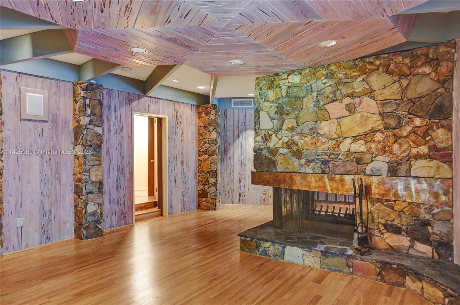 RIDGELINE ESTATES - Residential