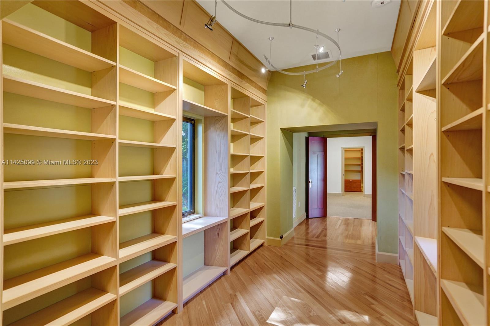 RIDGELINE ESTATES - Residential