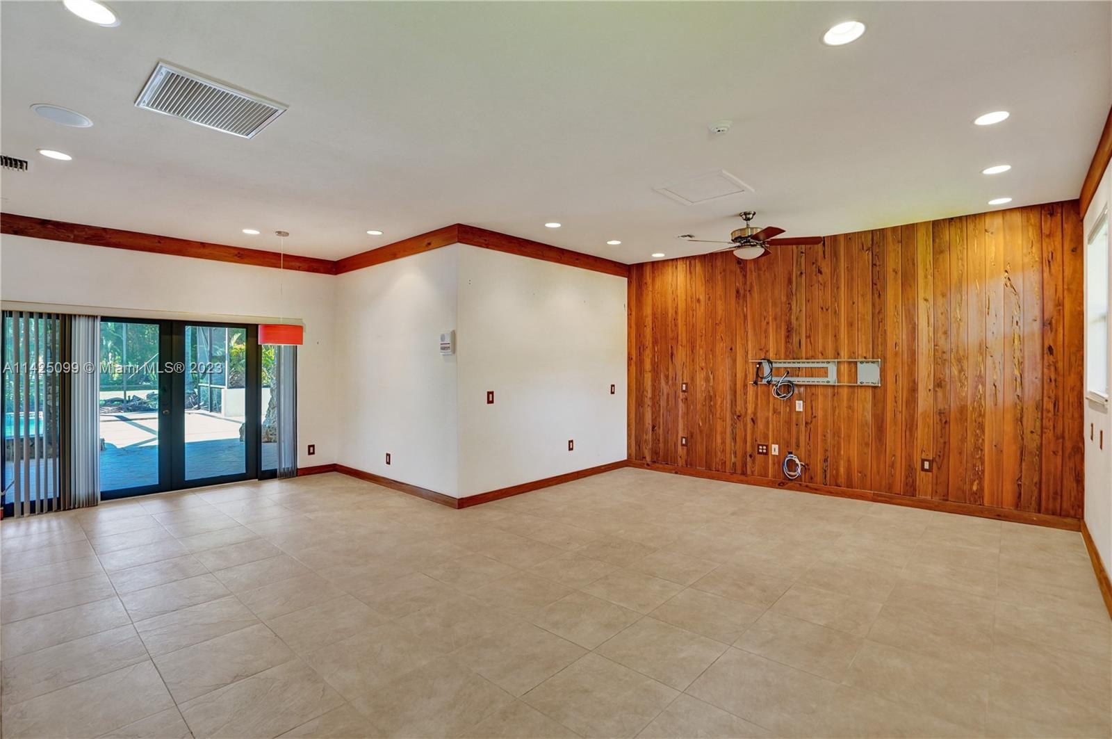 RIDGELINE ESTATES - Residential