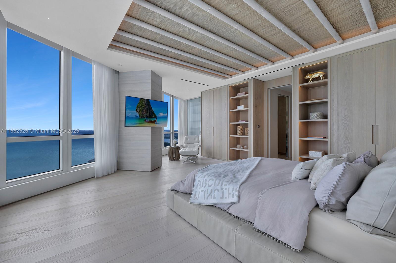 CONTINUUM ON SOUTH BEACH - Residential