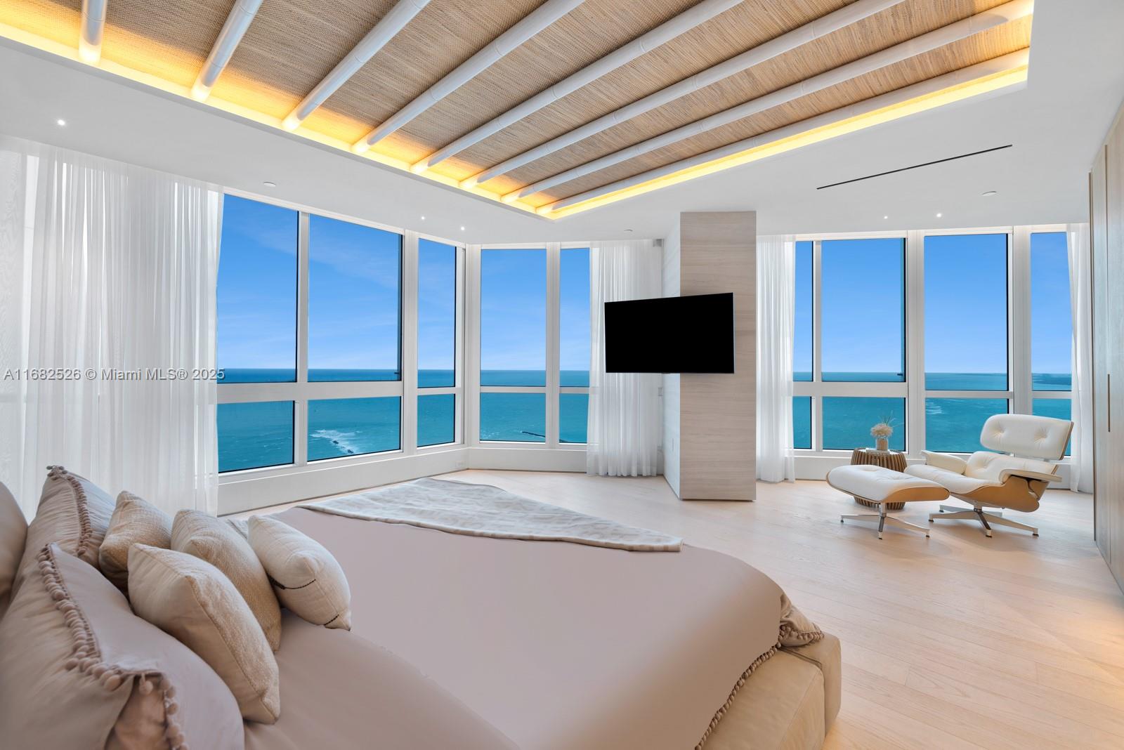 CONTINUUM ON SOUTH BEACH - Residential