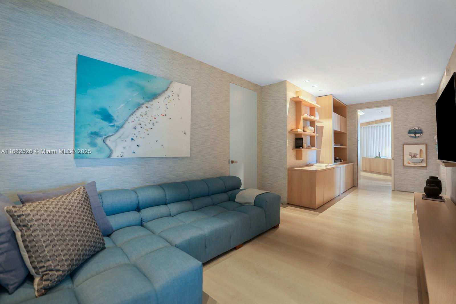 CONTINUUM ON SOUTH BEACH - Residential