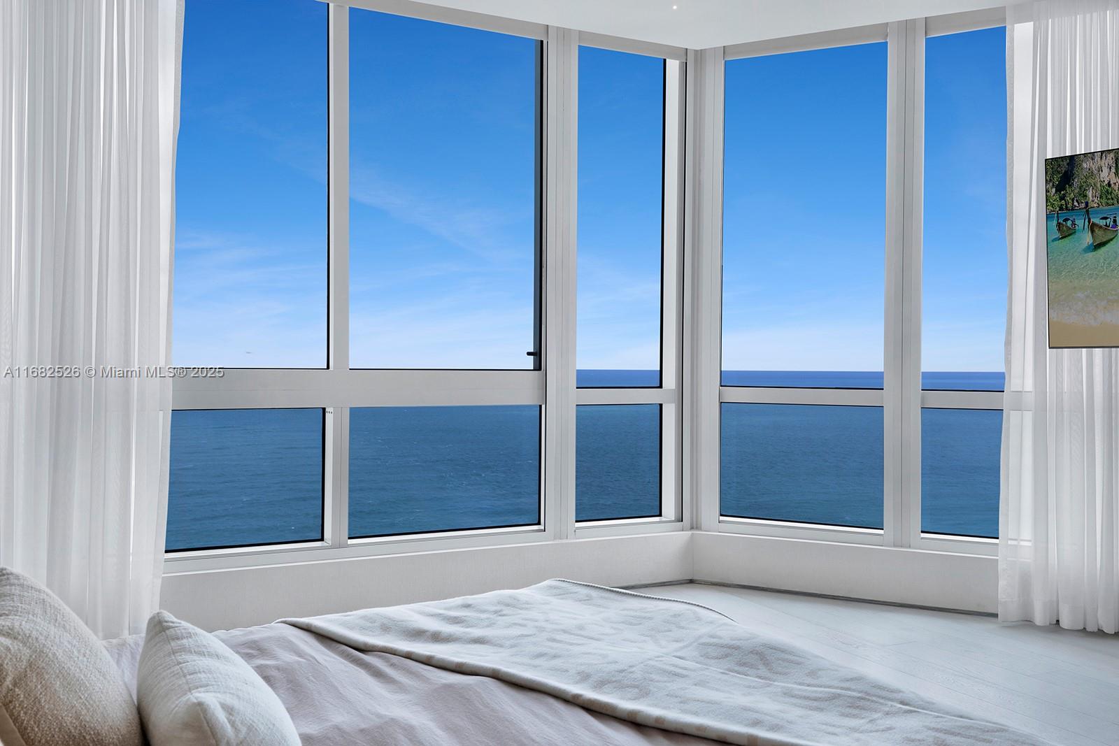 CONTINUUM ON SOUTH BEACH - Residential