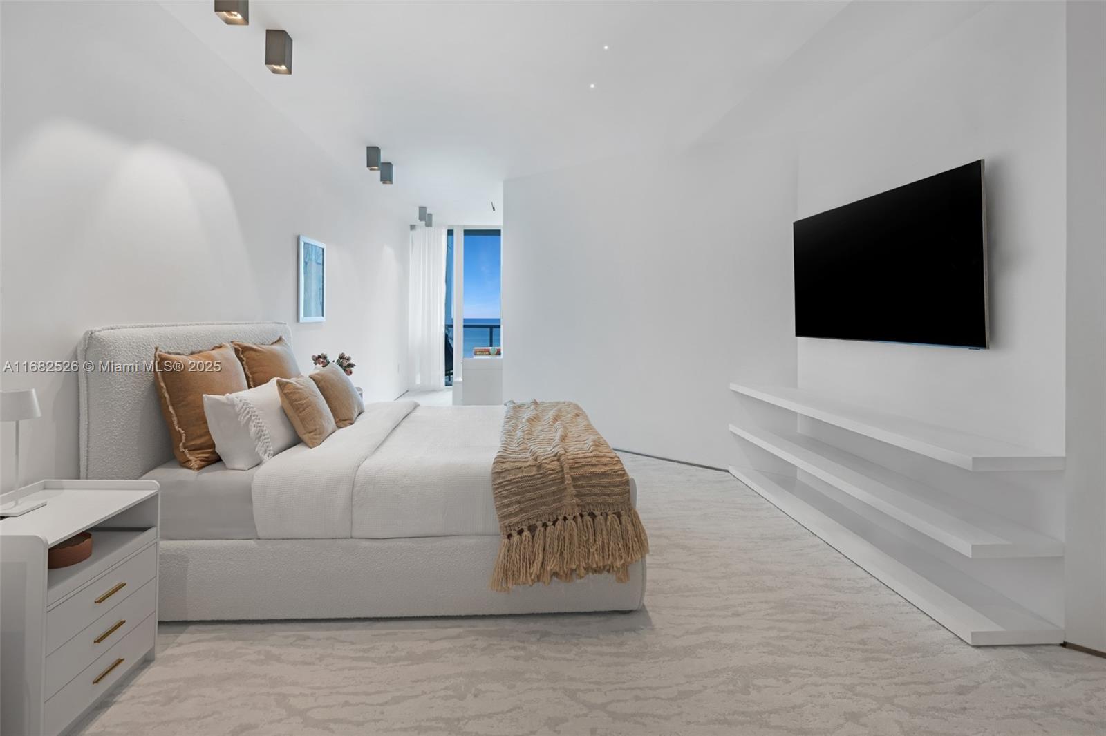 CONTINUUM ON SOUTH BEACH - Residential