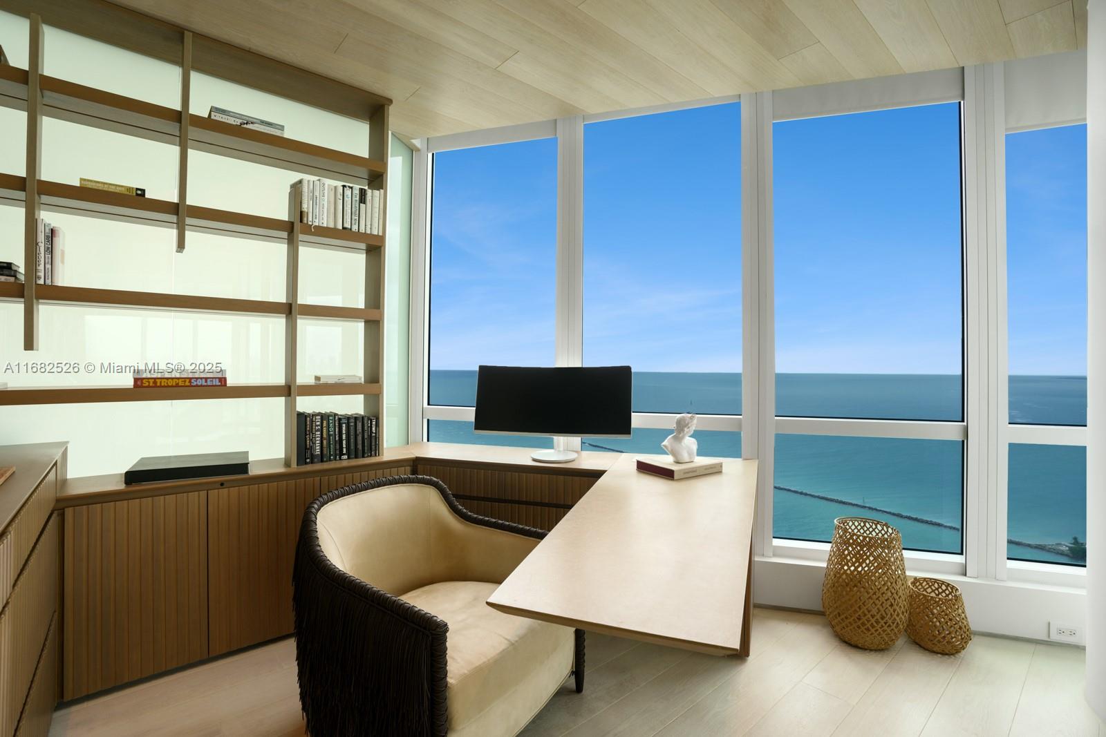 CONTINUUM ON SOUTH BEACH - Residential