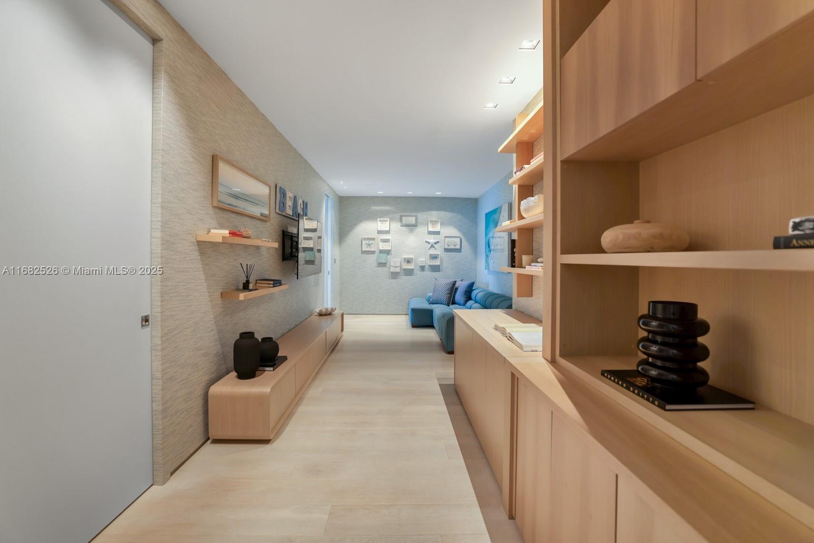 CONTINUUM ON SOUTH BEACH - Residential