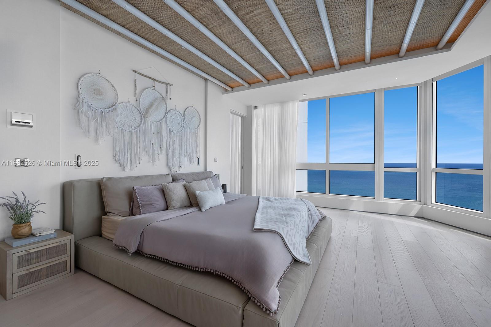 CONTINUUM ON SOUTH BEACH - Residential