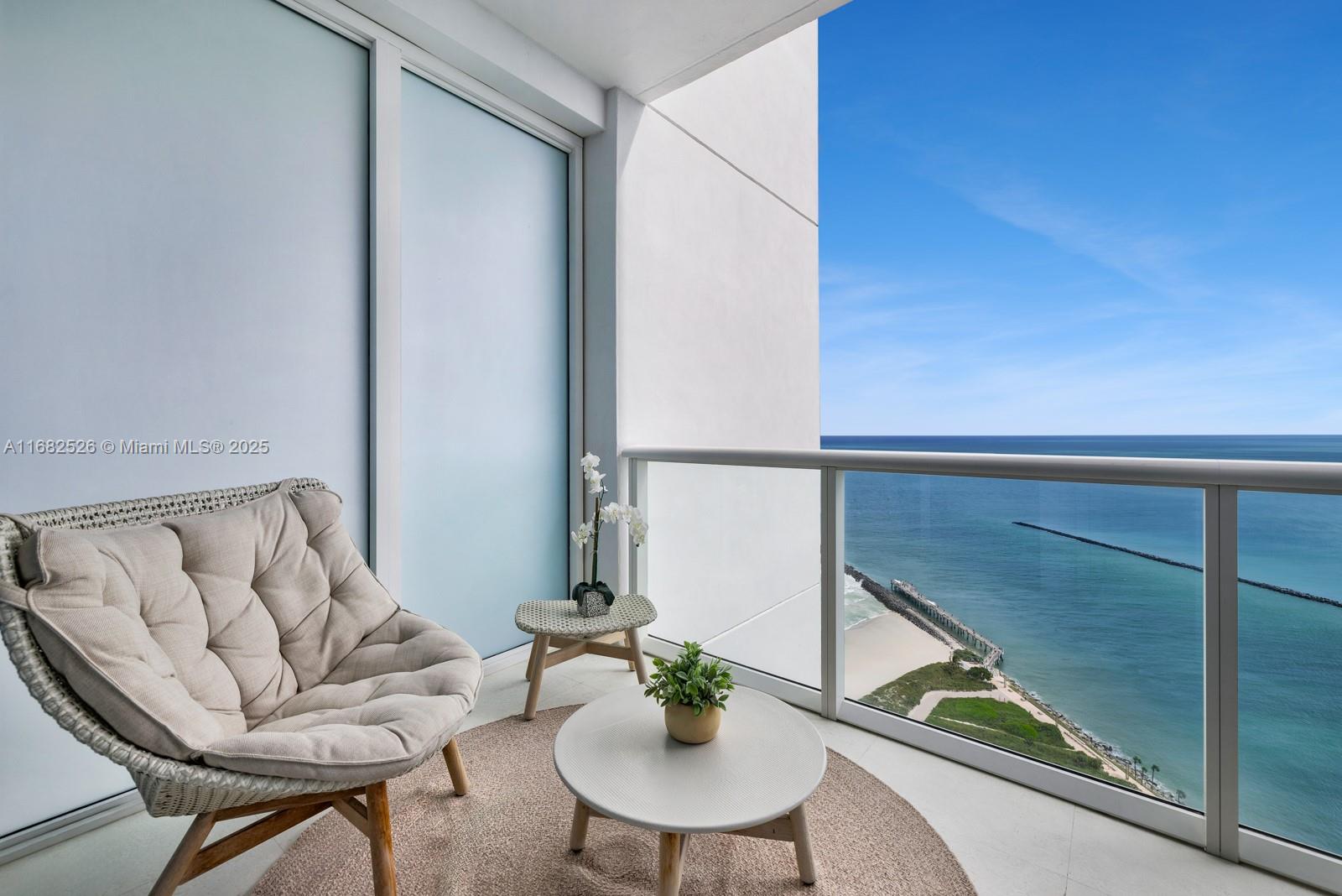 CONTINUUM ON SOUTH BEACH - Residential