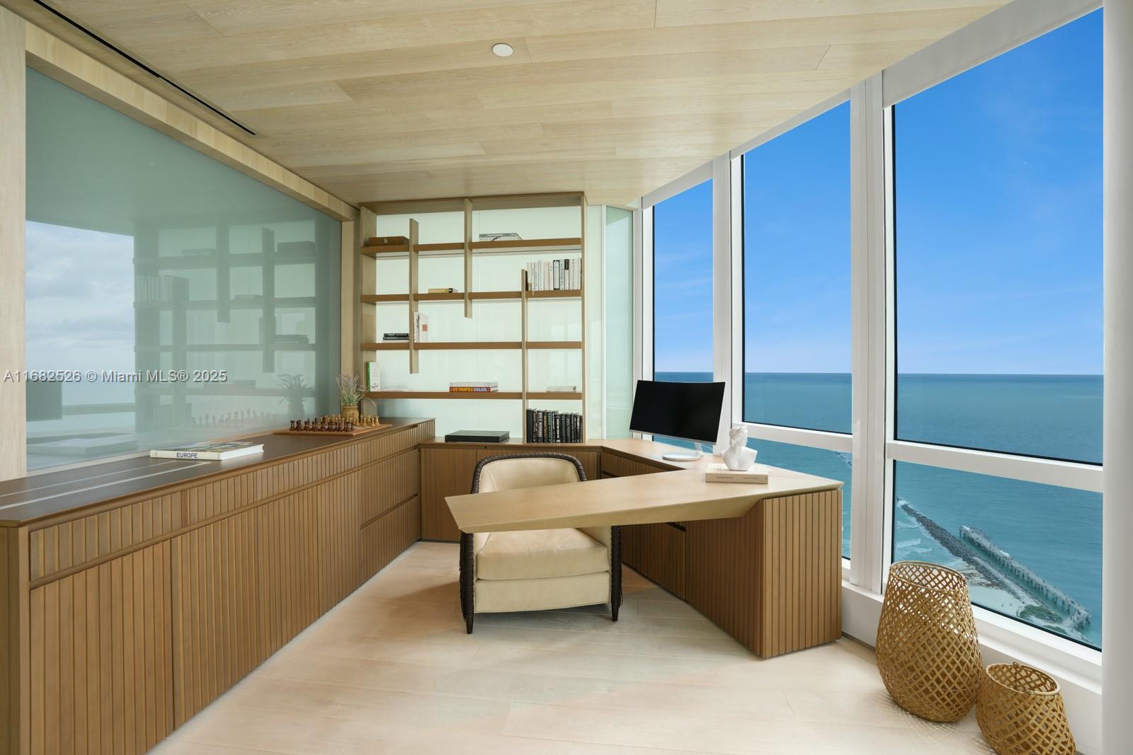 CONTINUUM ON SOUTH BEACH - Residential