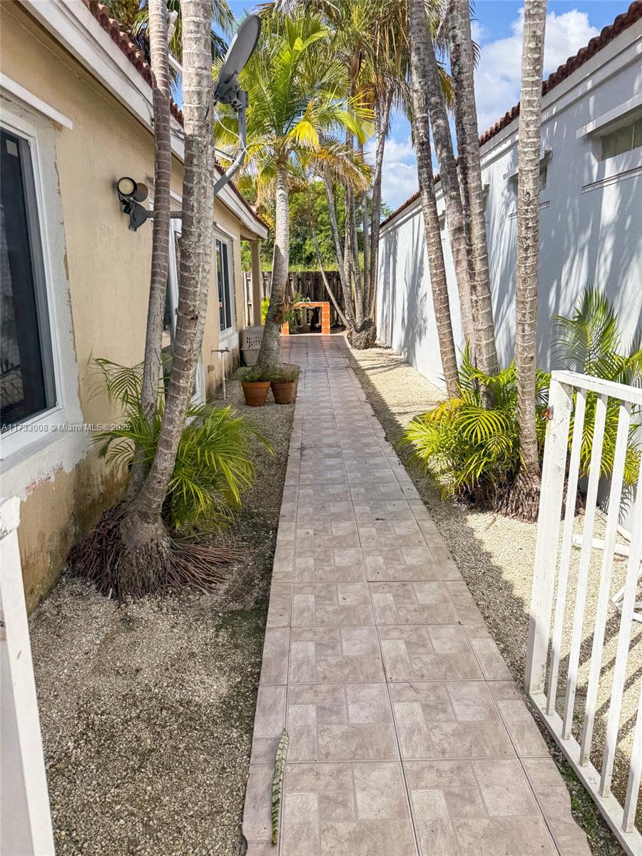 WEITZER SERENA LAKES WEST - Residential