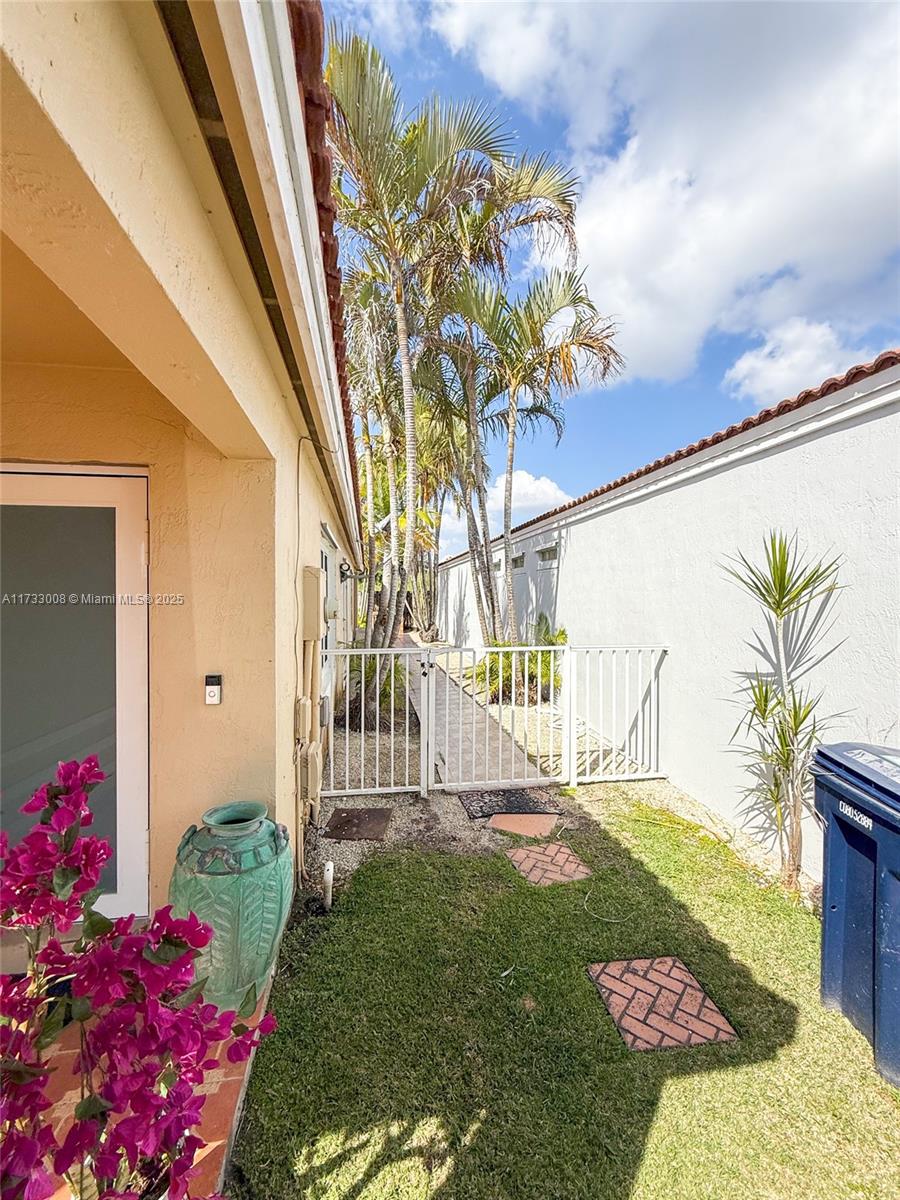 WEITZER SERENA LAKES WEST - Residential