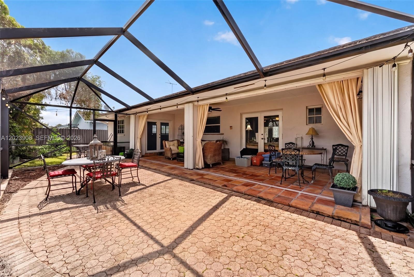 CARAVEL COUNTRY - Residential