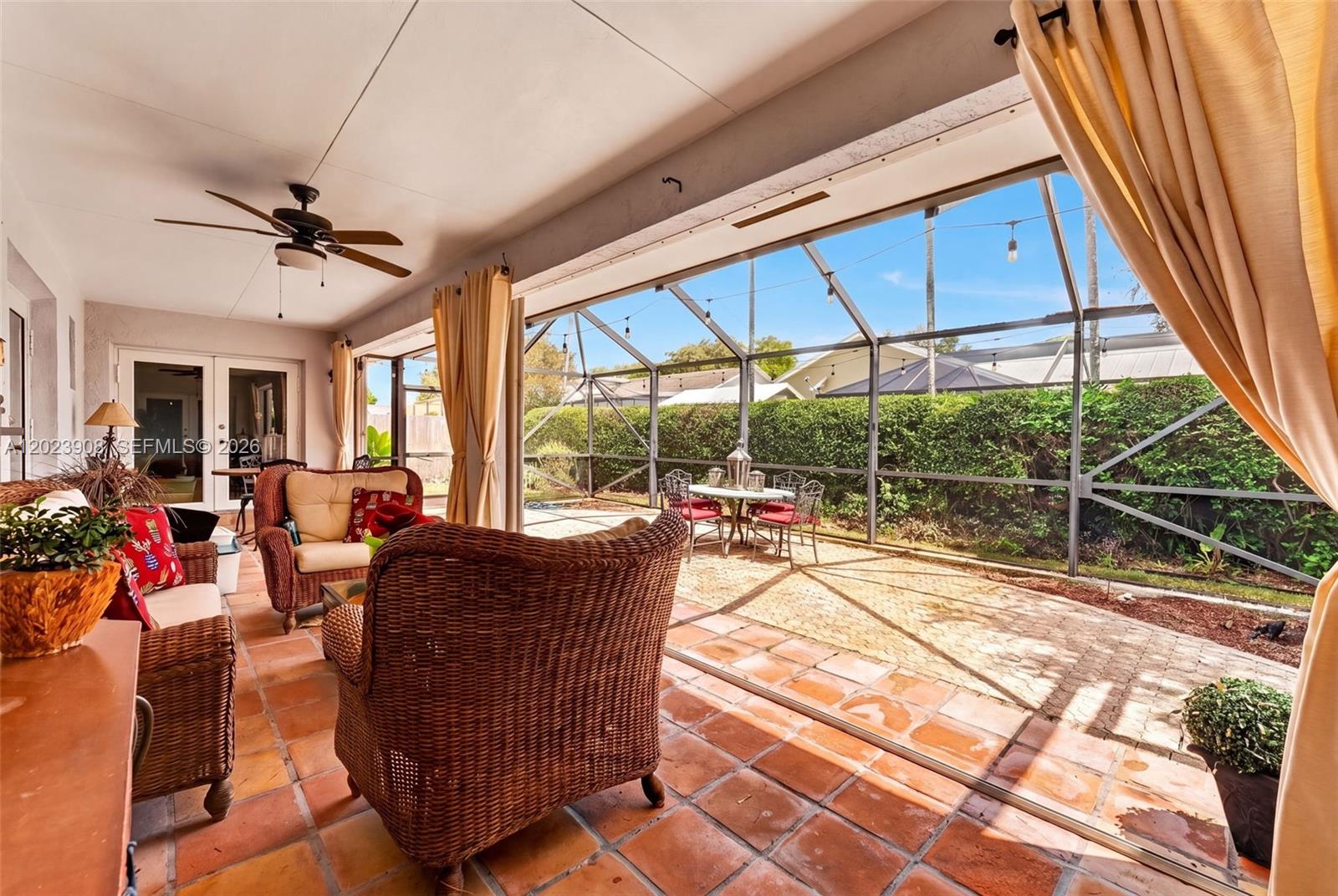 CARAVEL COUNTRY - Residential