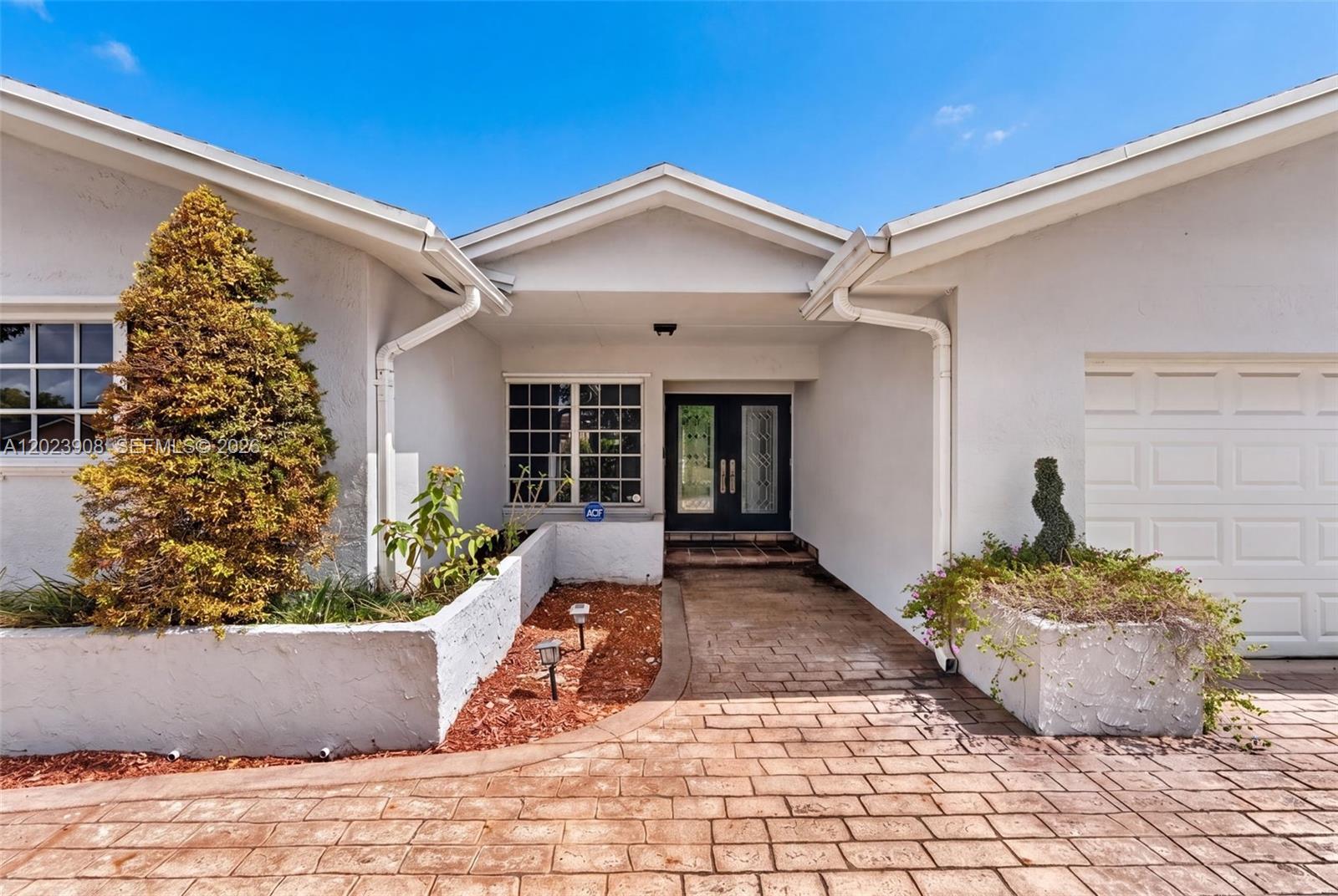 CARAVEL COUNTRY - Residential