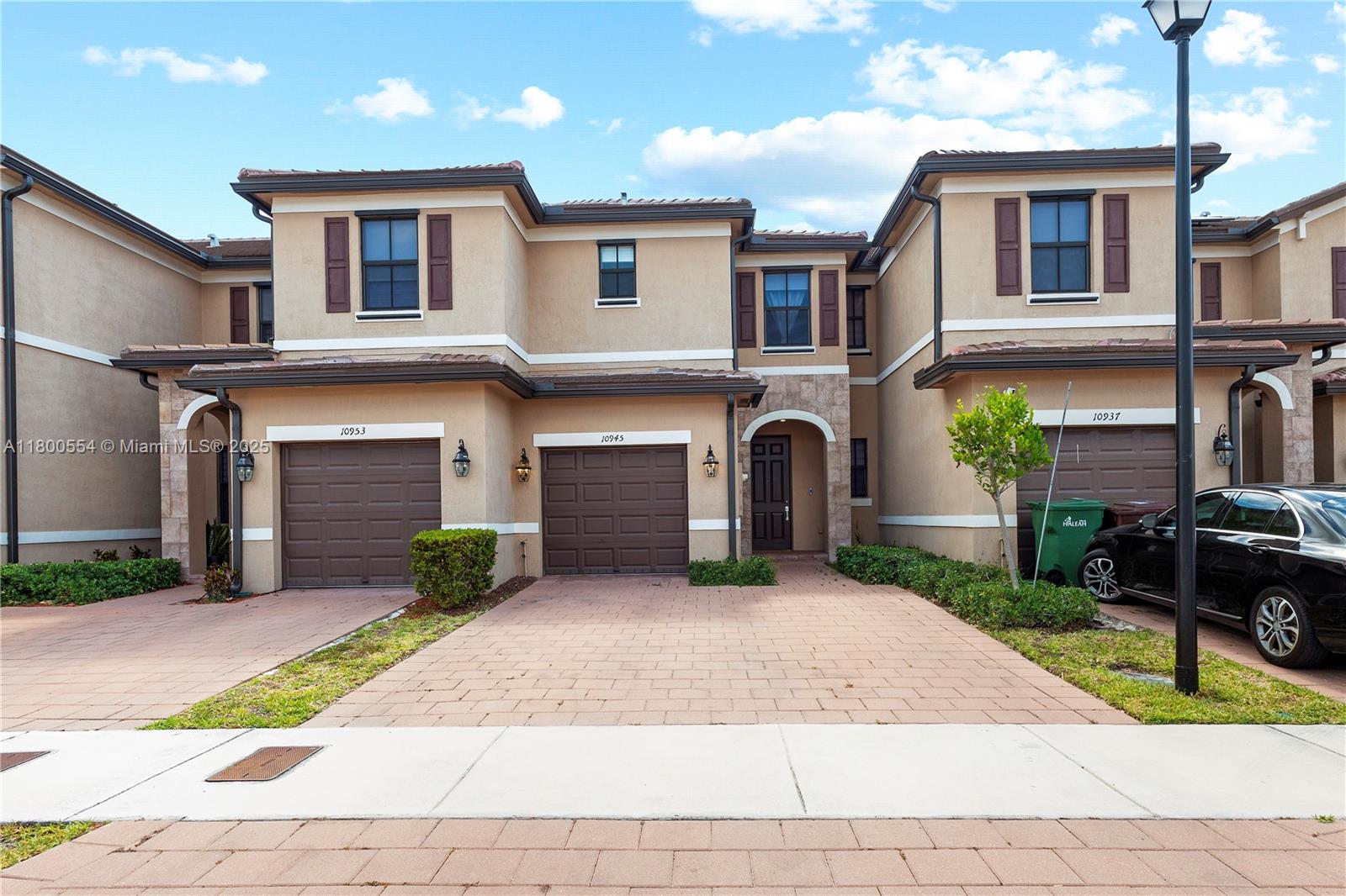 Rental Property at 10945 W 33rd Ct 10945, Hialeah, Miami-Dade County, Florida - Bedrooms: 3 
Bathrooms: 3  - $4,000 MO.