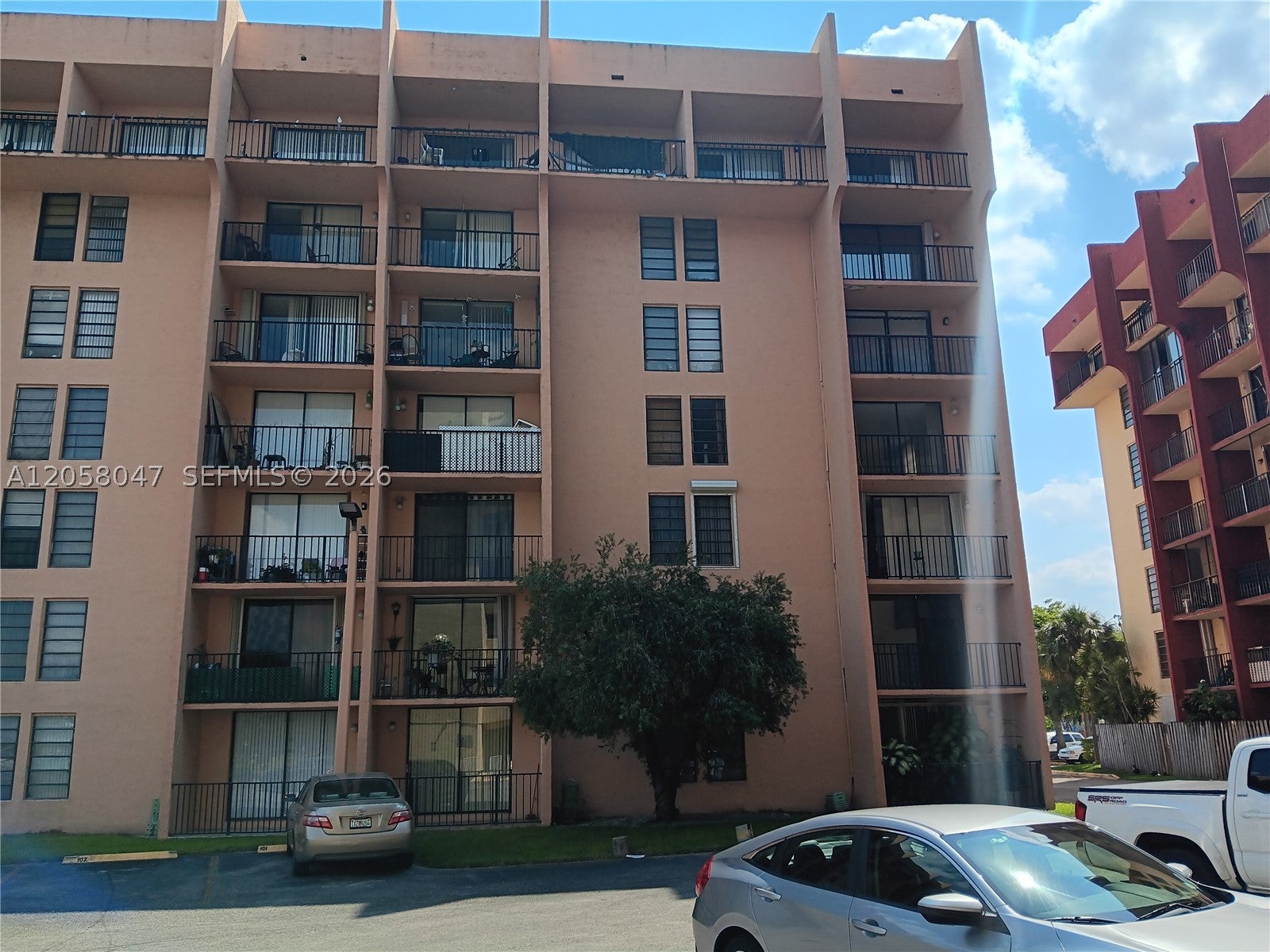 9688 Fontainebleau Blvd 502, Miami FL 33172