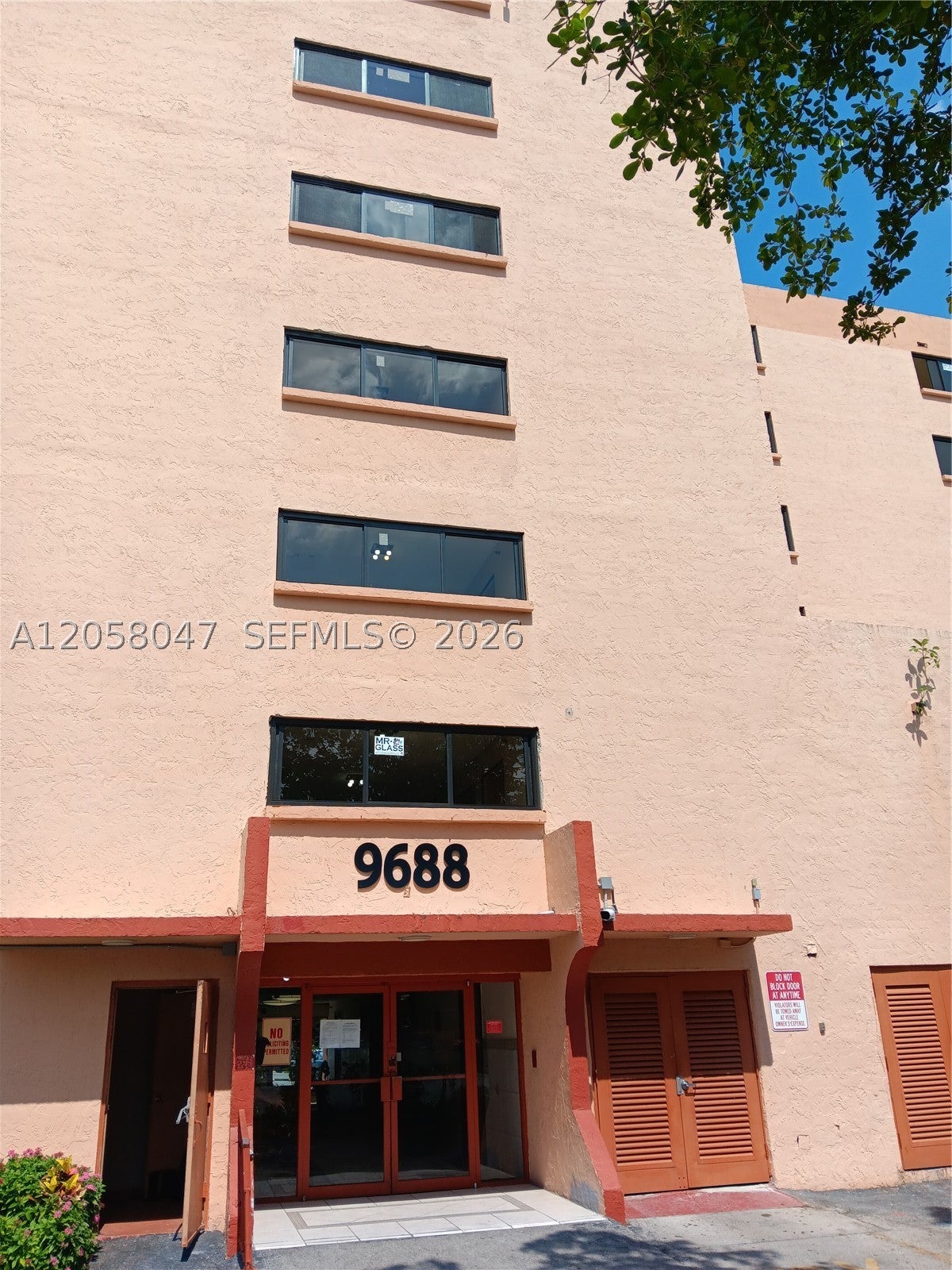 9688 Fontainebleau Blvd