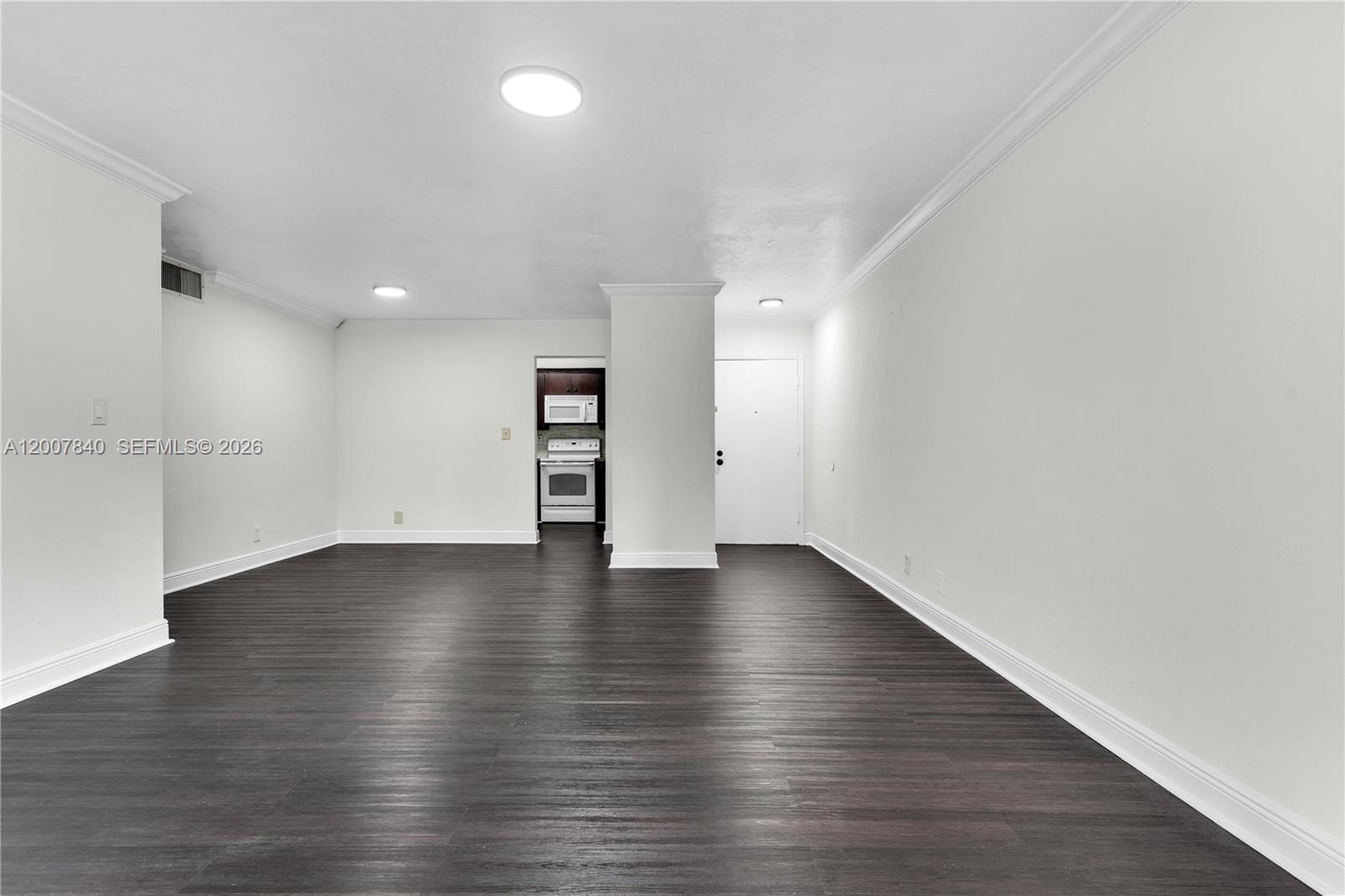 13715 Kendale Lakes Cir A-211