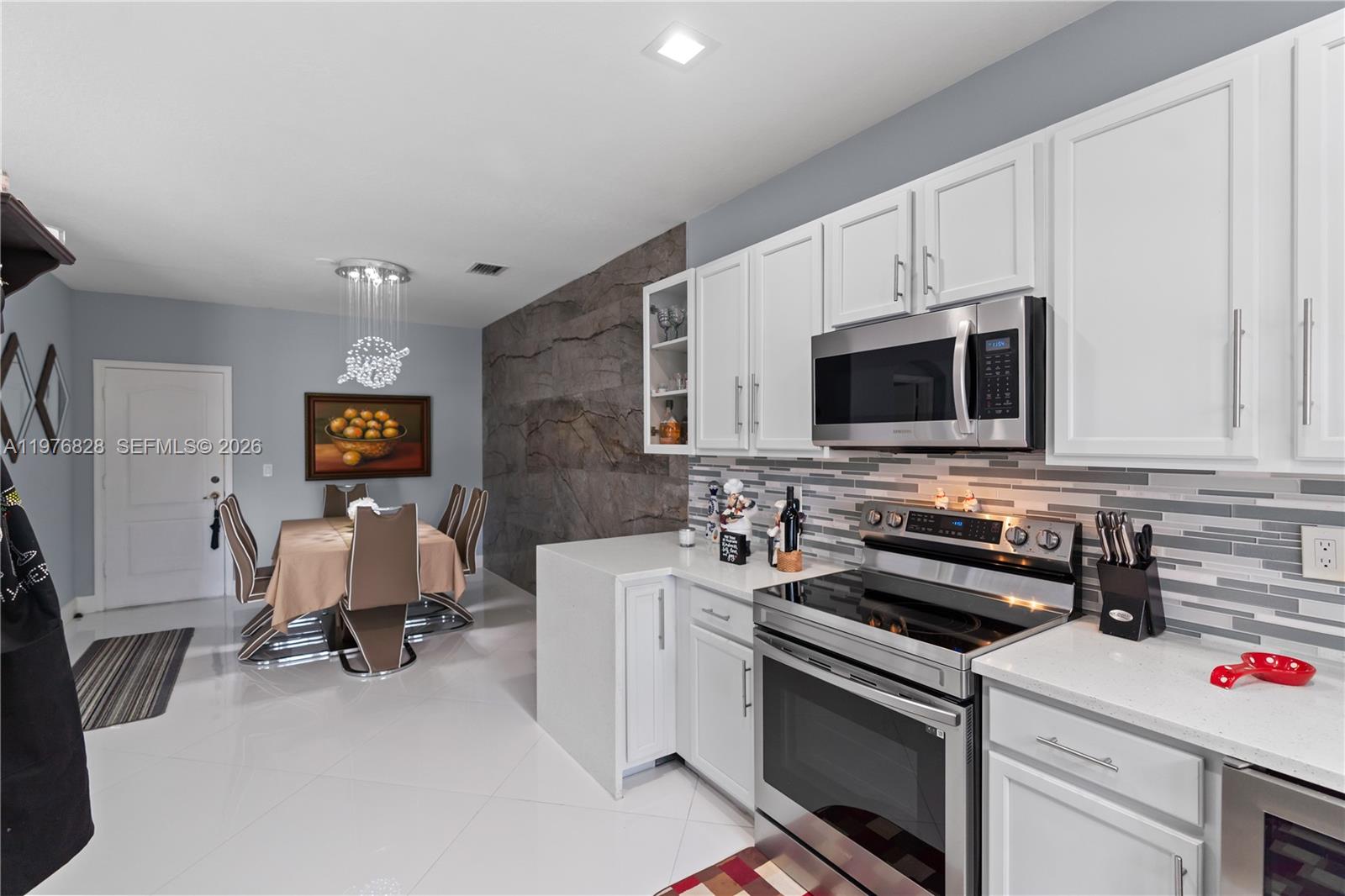 VERONA PALMS - Residential