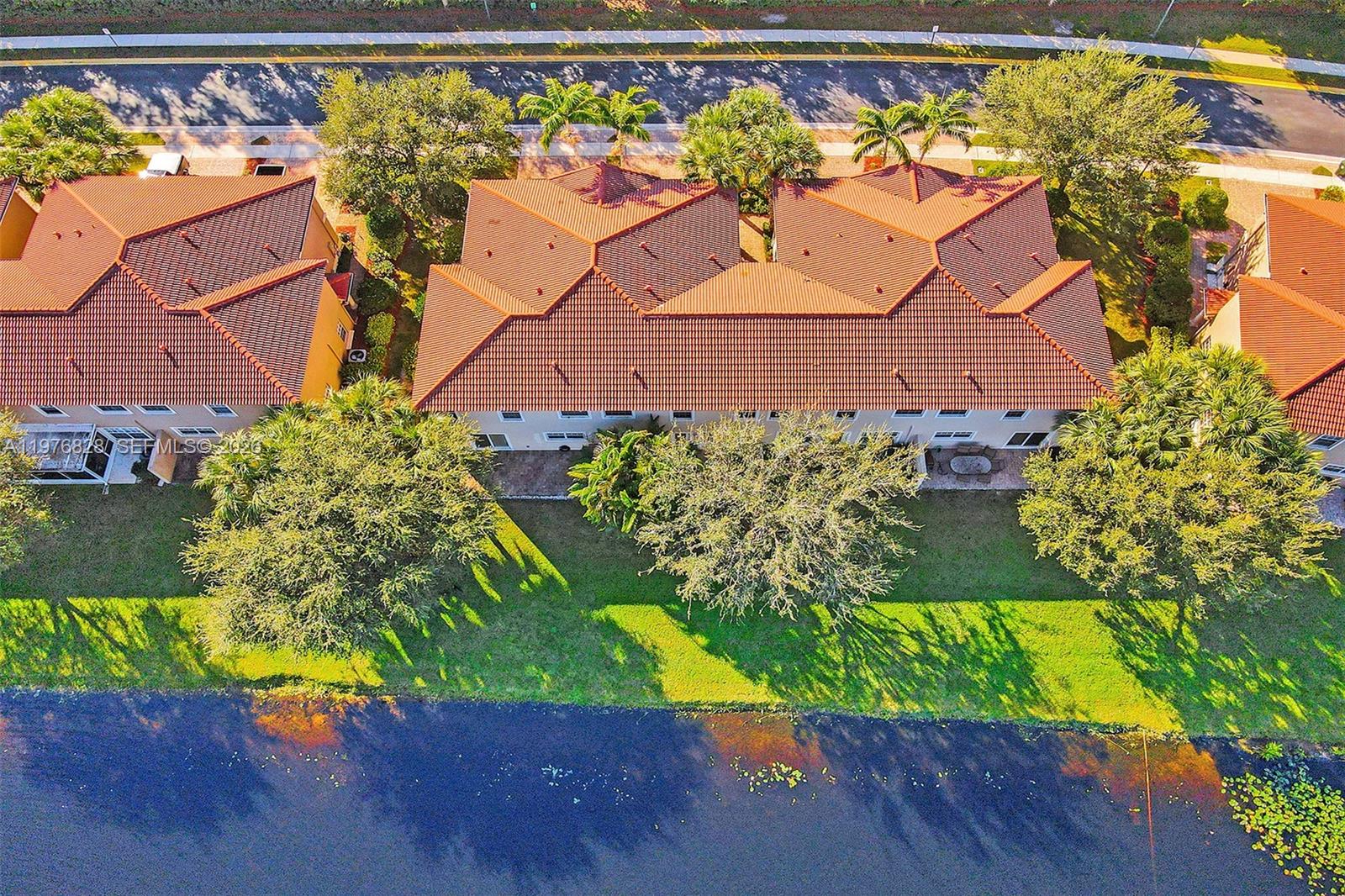 VERONA PALMS - Residential