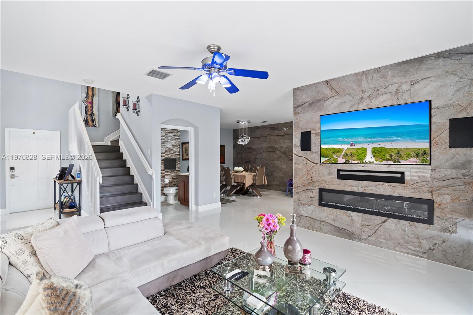 VERONA PALMS - Residential