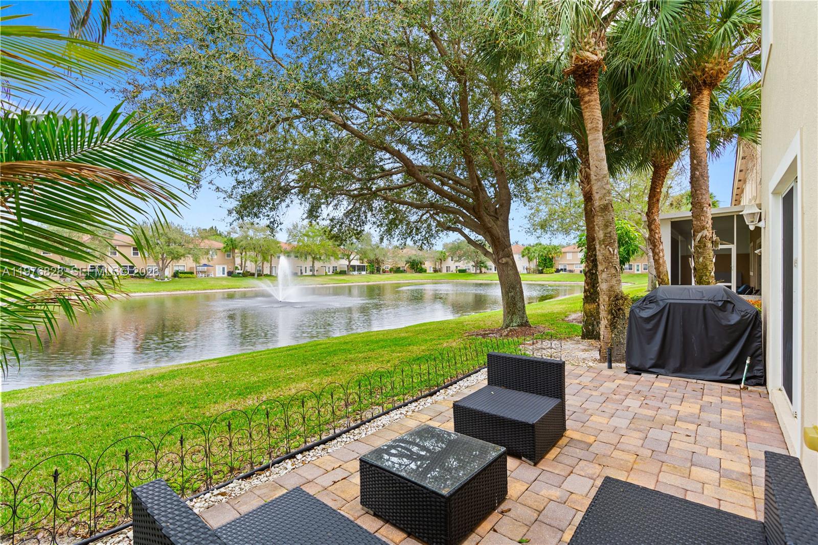 VERONA PALMS - Residential