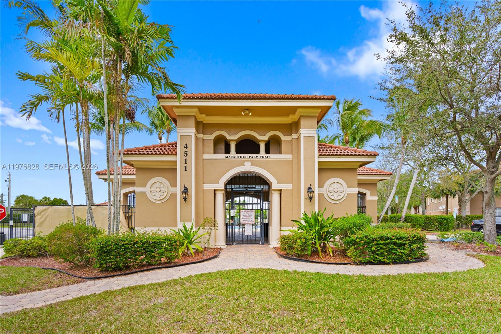 VERONA PALMS - Residential