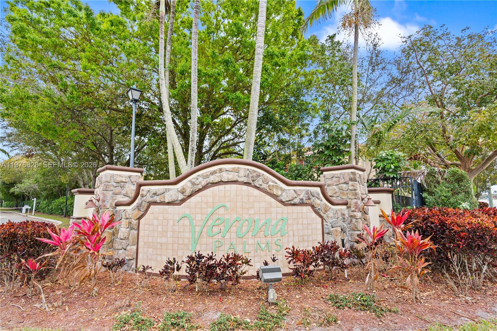 VERONA PALMS - Residential