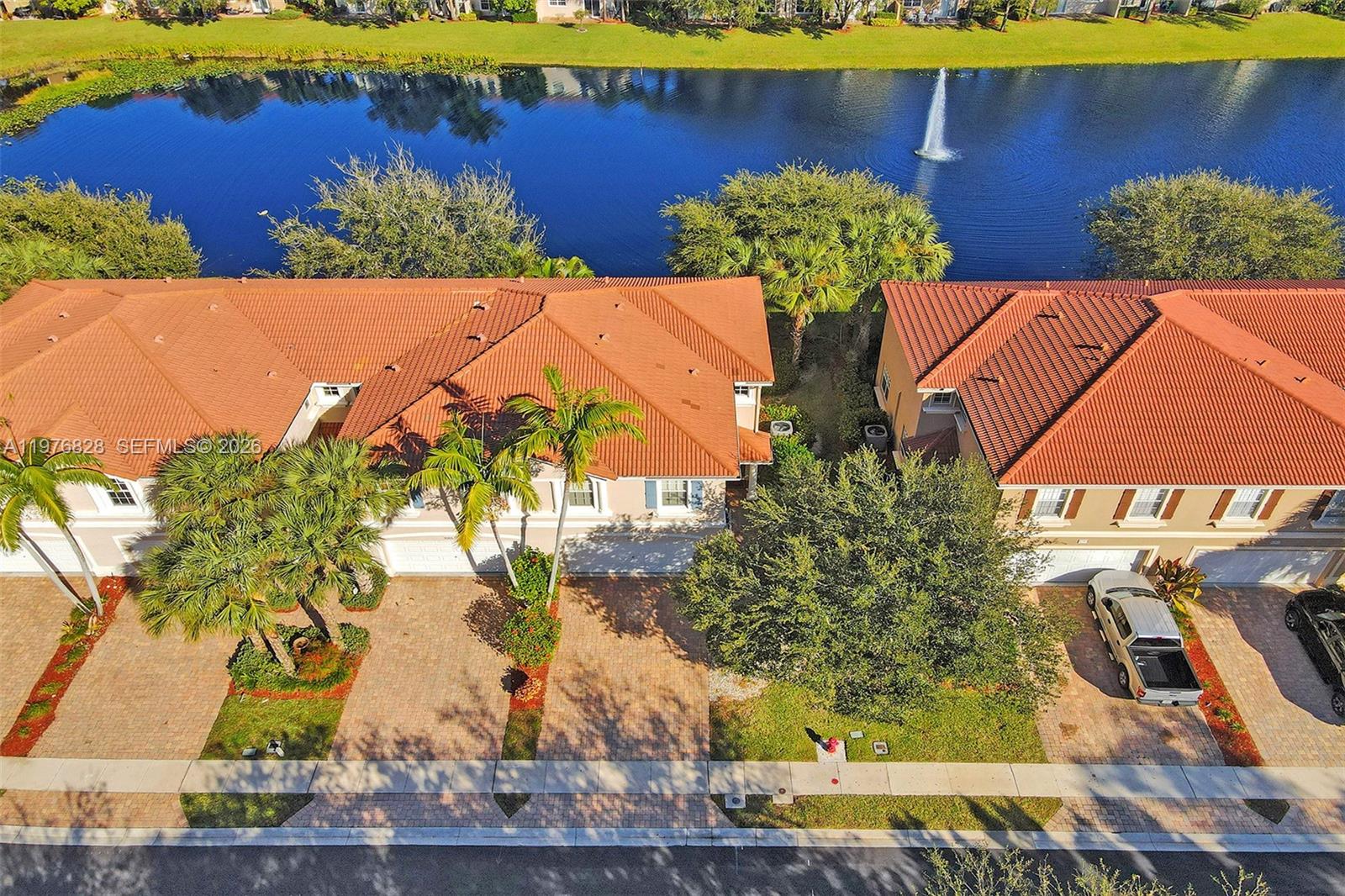 VERONA PALMS - Residential