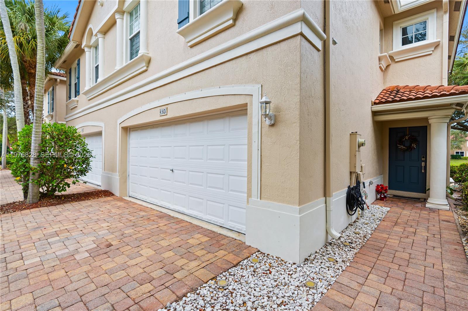 VERONA PALMS - Residential