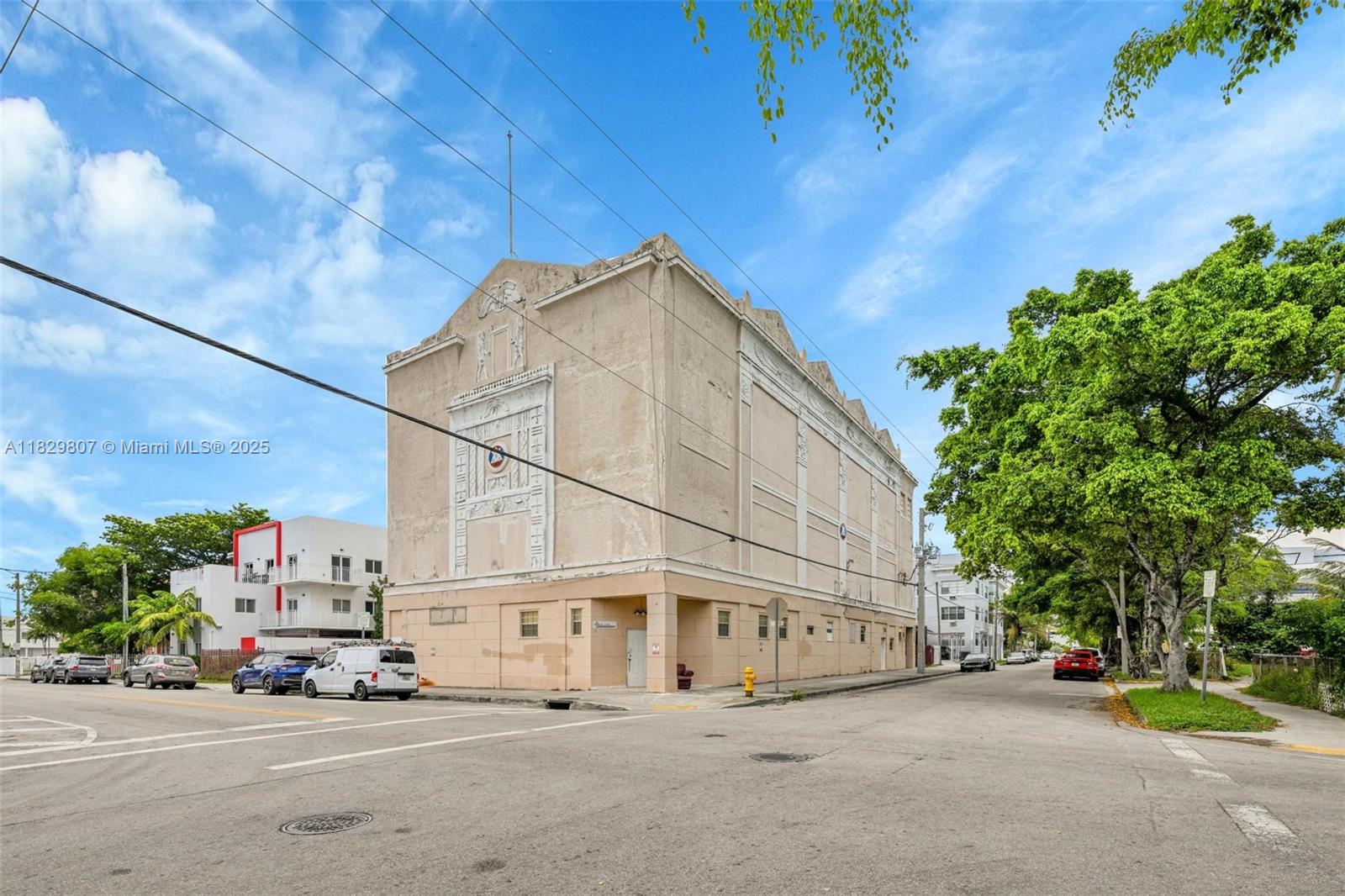 The property is in Little Havana on a 15,000 square foot lot with a T5-L zoning. Its current use is a Masonic
temple. It is two blocks from the Marlins Stadium and one block from West Flagler.