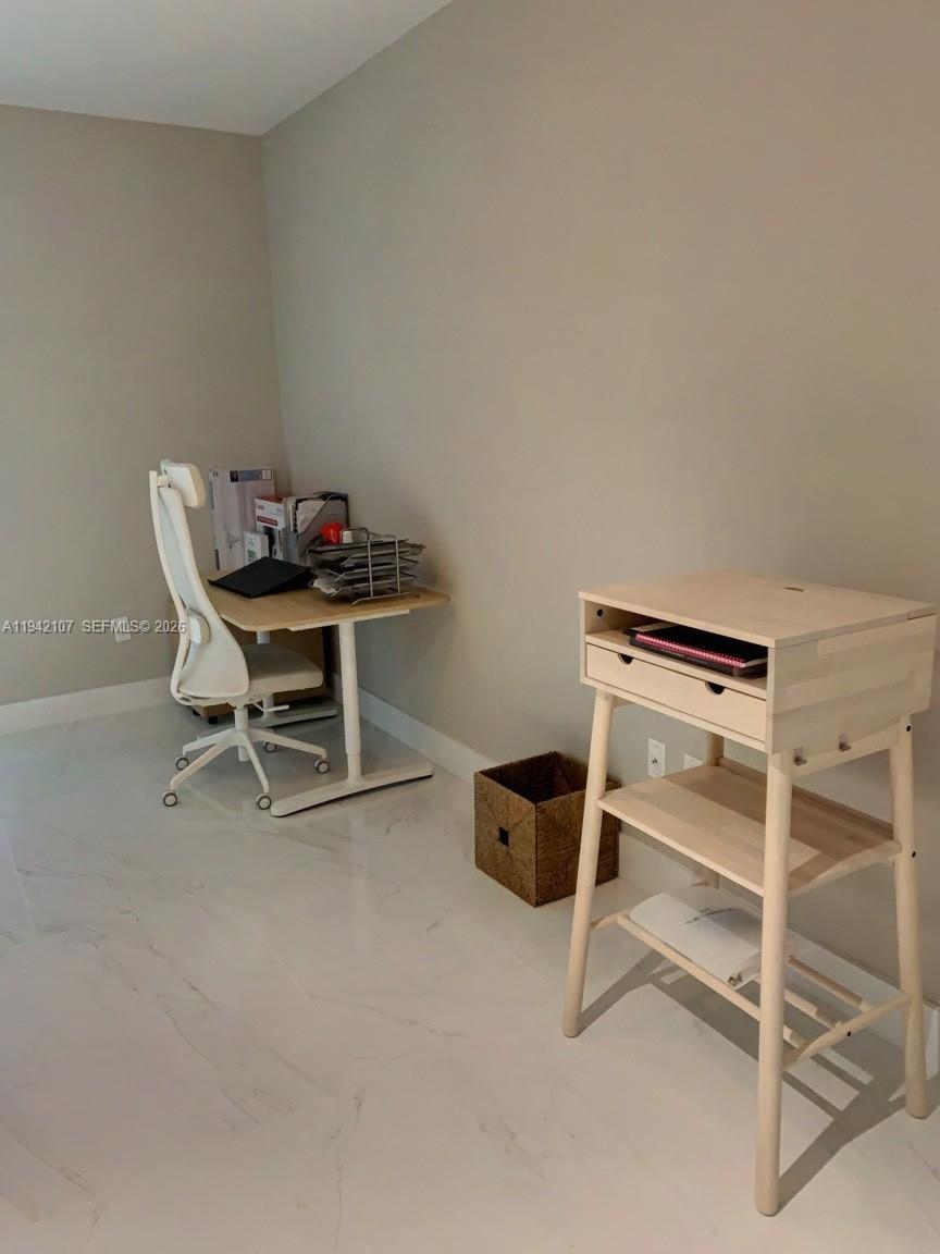 16385 Biscayne Blvd 2301