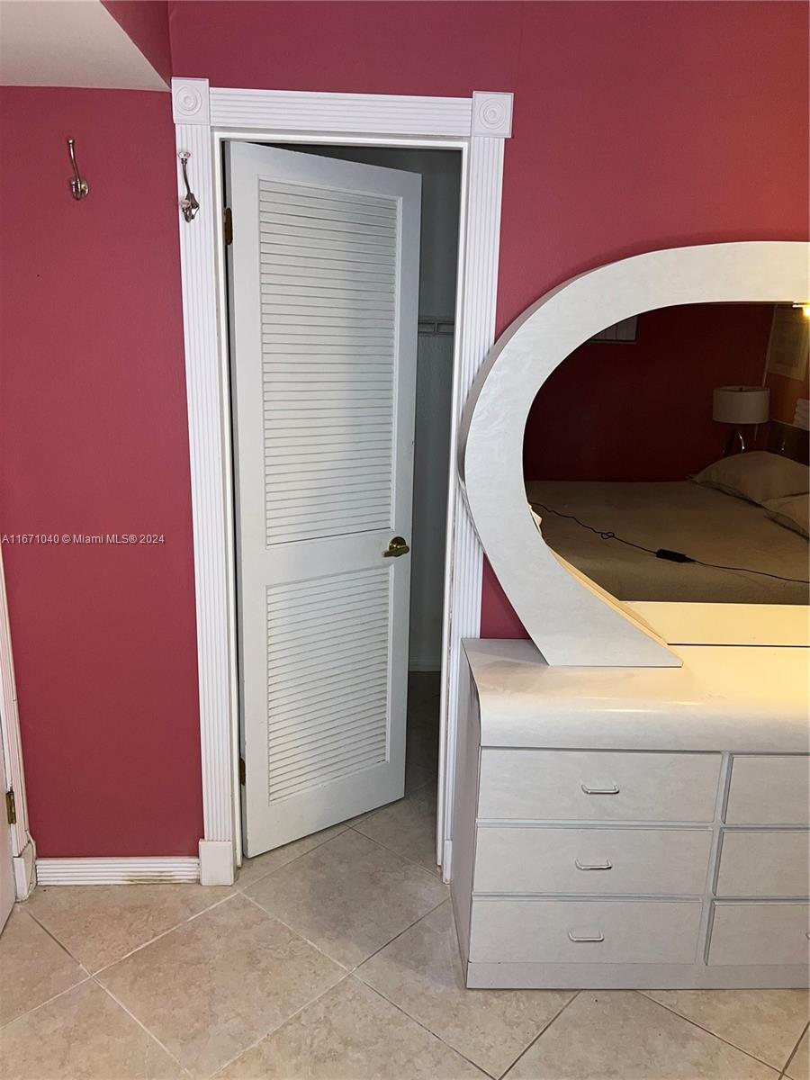 HOLLYBROOK GOLF AND - Residential