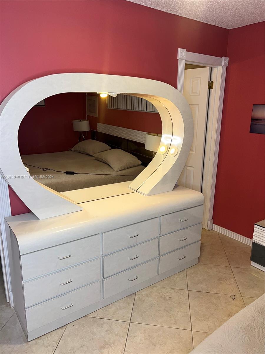 HOLLYBROOK GOLF AND - Residential