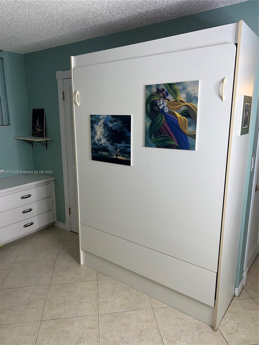 HOLLYBROOK GOLF AND - Residential