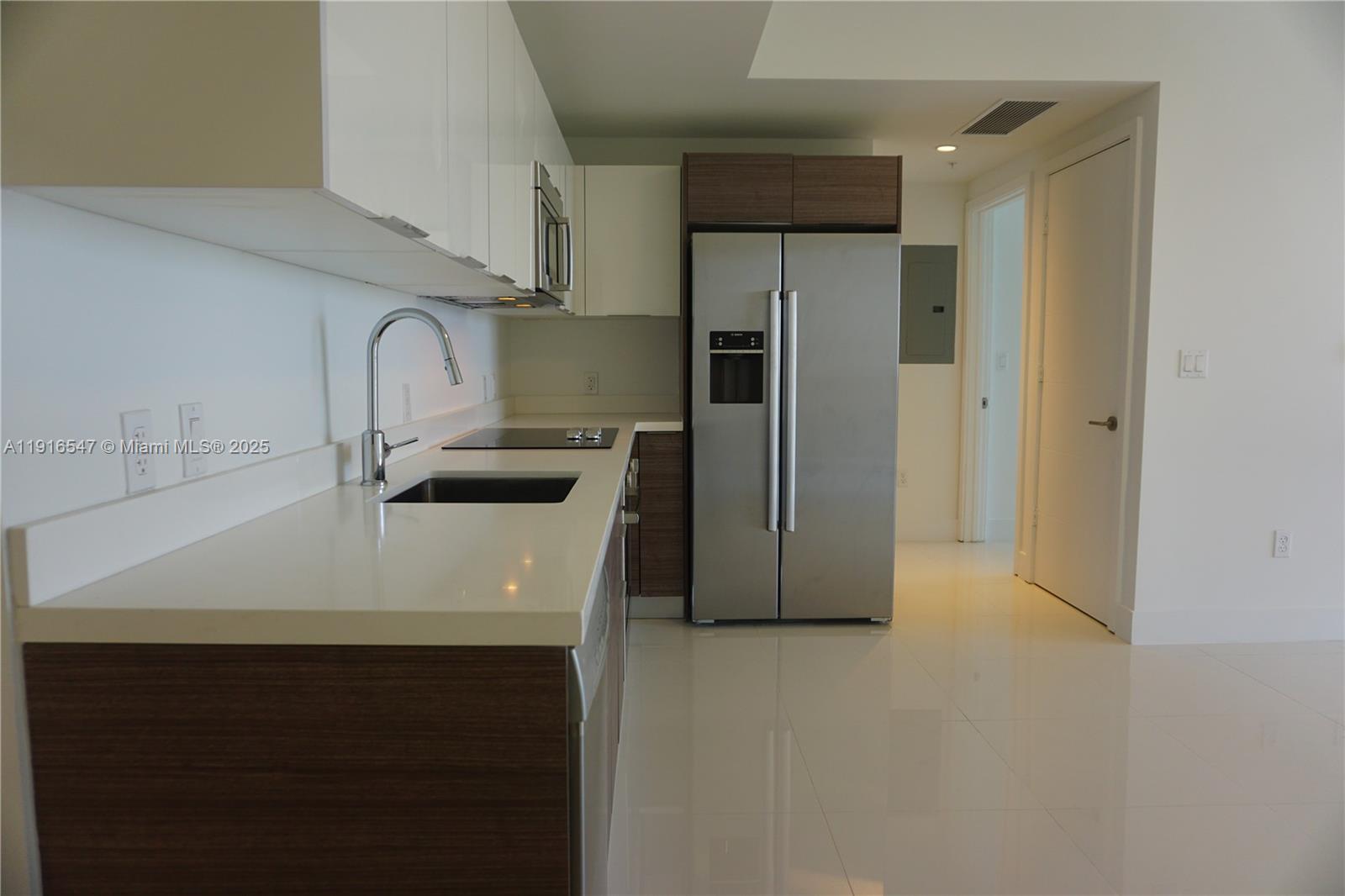 1010 SW 2nd Ave 1610