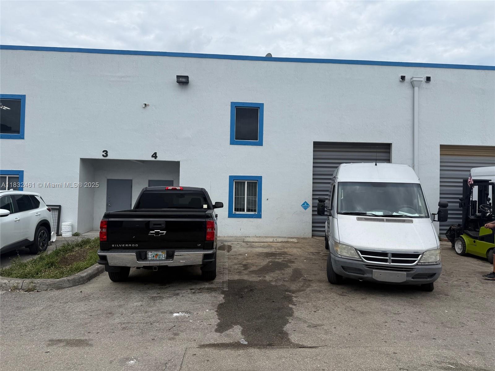 1,300 SF Office/Warehouse in gated community. Great Hialeah Location inside the I-75/826 Corridor. 1 Office, 1 ADA bathroom, 20' High Ceilings, Mezzanine for storage. 1 Overhead Street Level Door. Tenant must have good credit and have 1st Months Rent and 2 Months Security at lease. 1 Year Min Lease. Must be approved by Association
No Mechanics, Boats, Dealers, Cabinet/Granite uses allowed. Vacant and ready to move in.