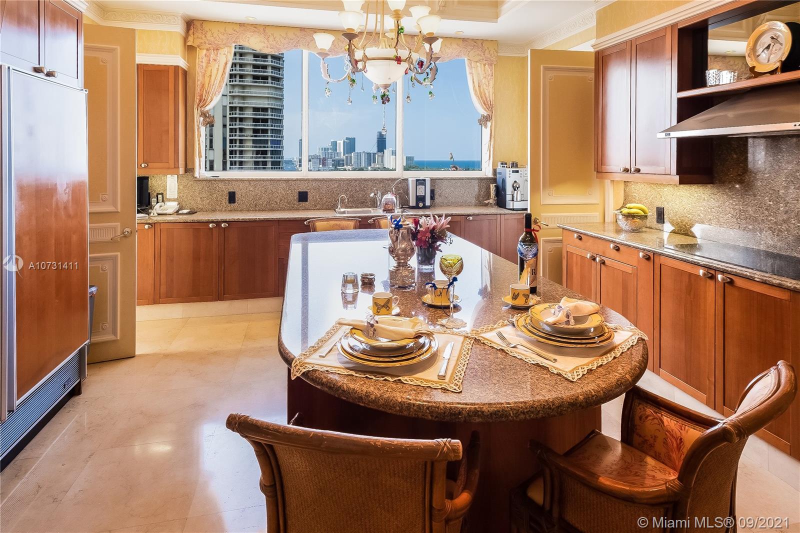 BELLA VISTA MID RISE NORTH - Residential