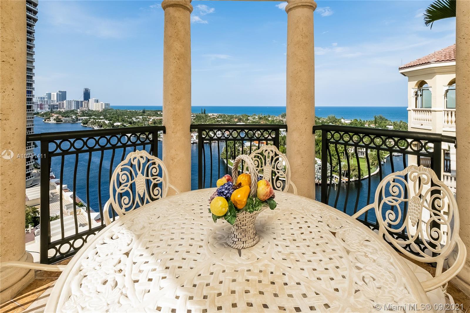 BELLA VISTA MID RISE NORTH - Residential