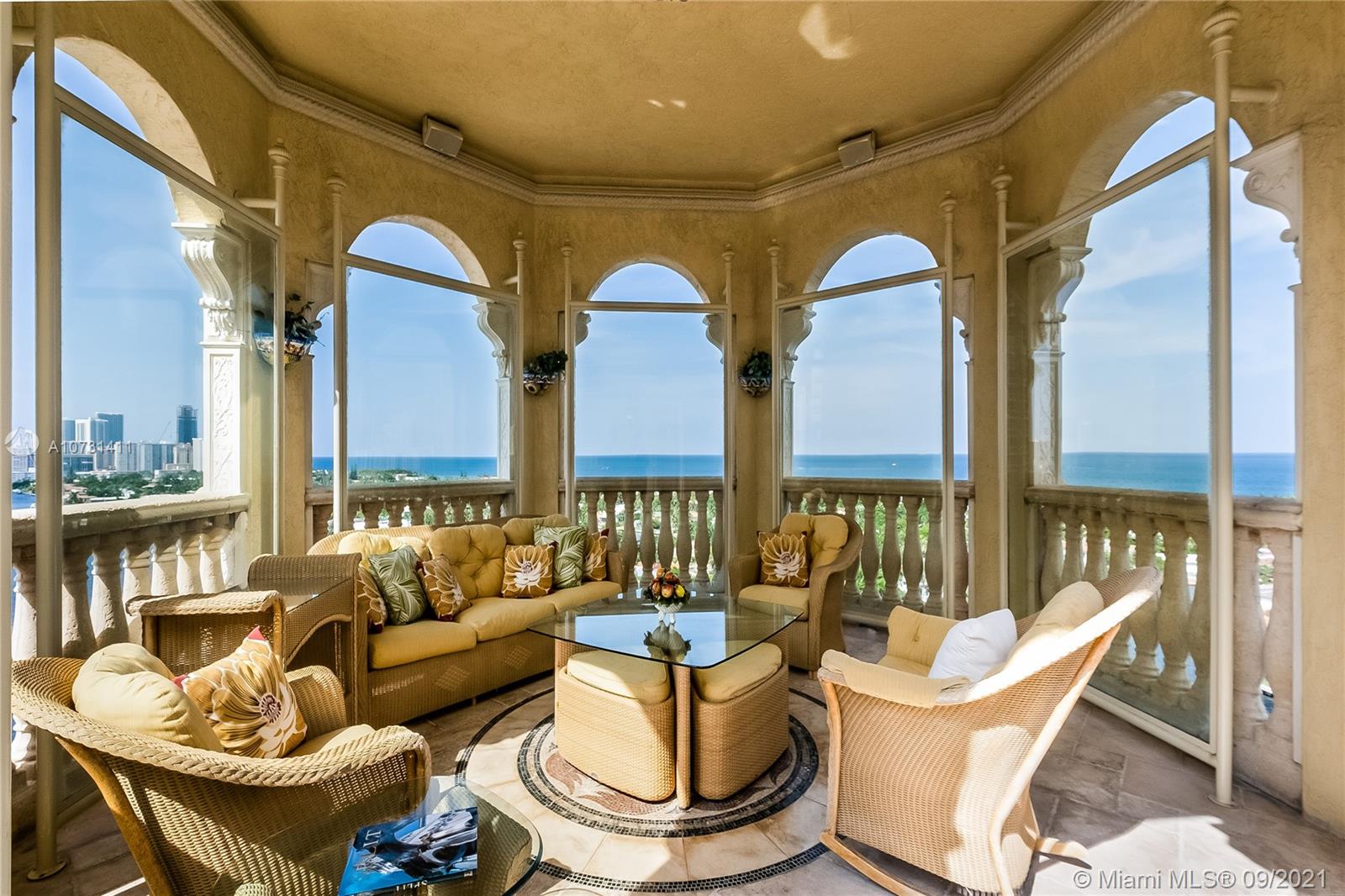 BELLA VISTA MID RISE NORTH - Residential