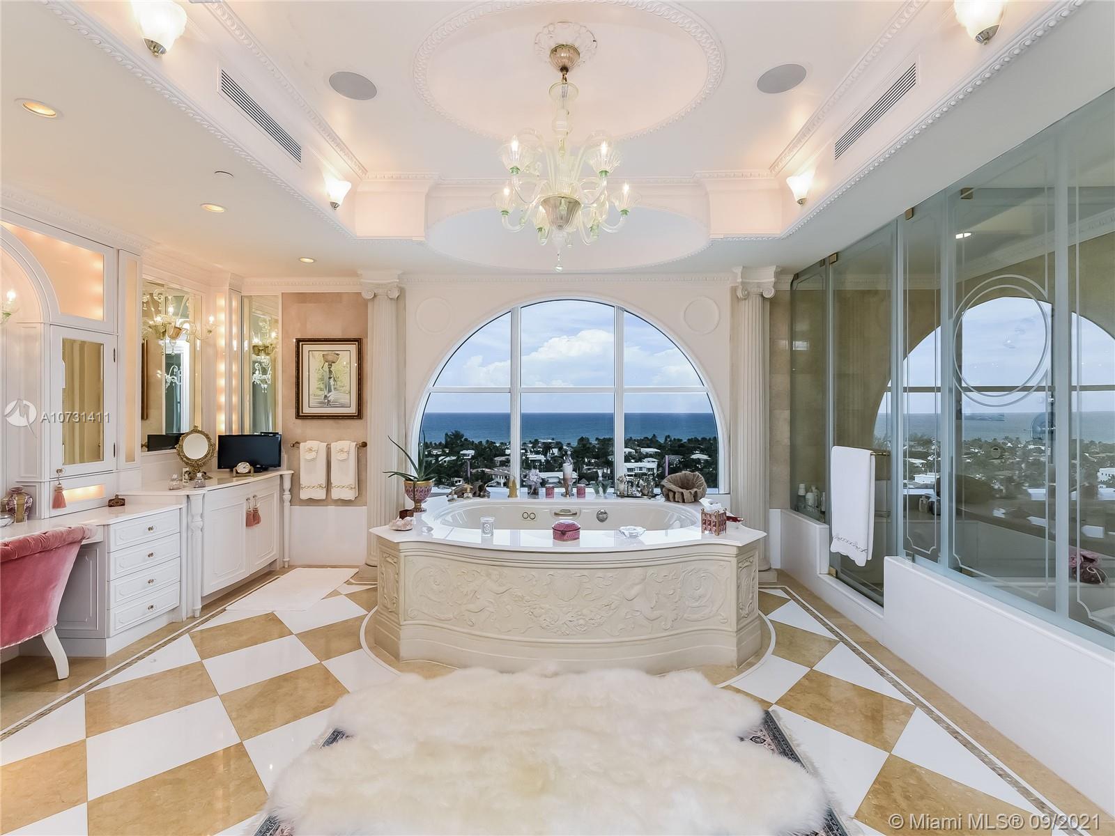 BELLA VISTA MID RISE NORTH - Residential