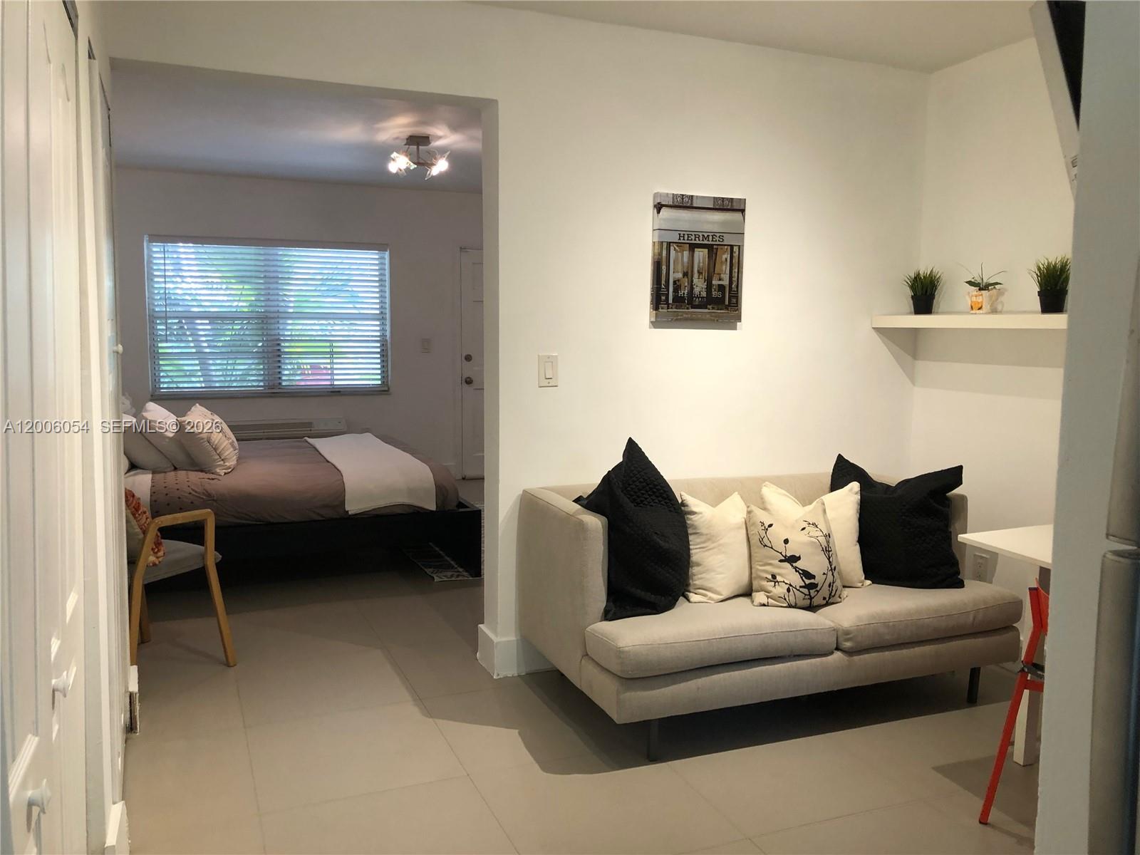 911 Meridian Ave 105