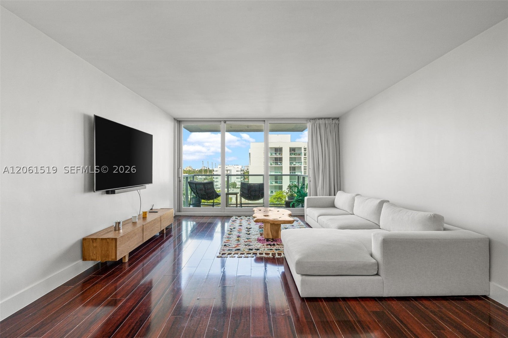 1000 West Ave 609