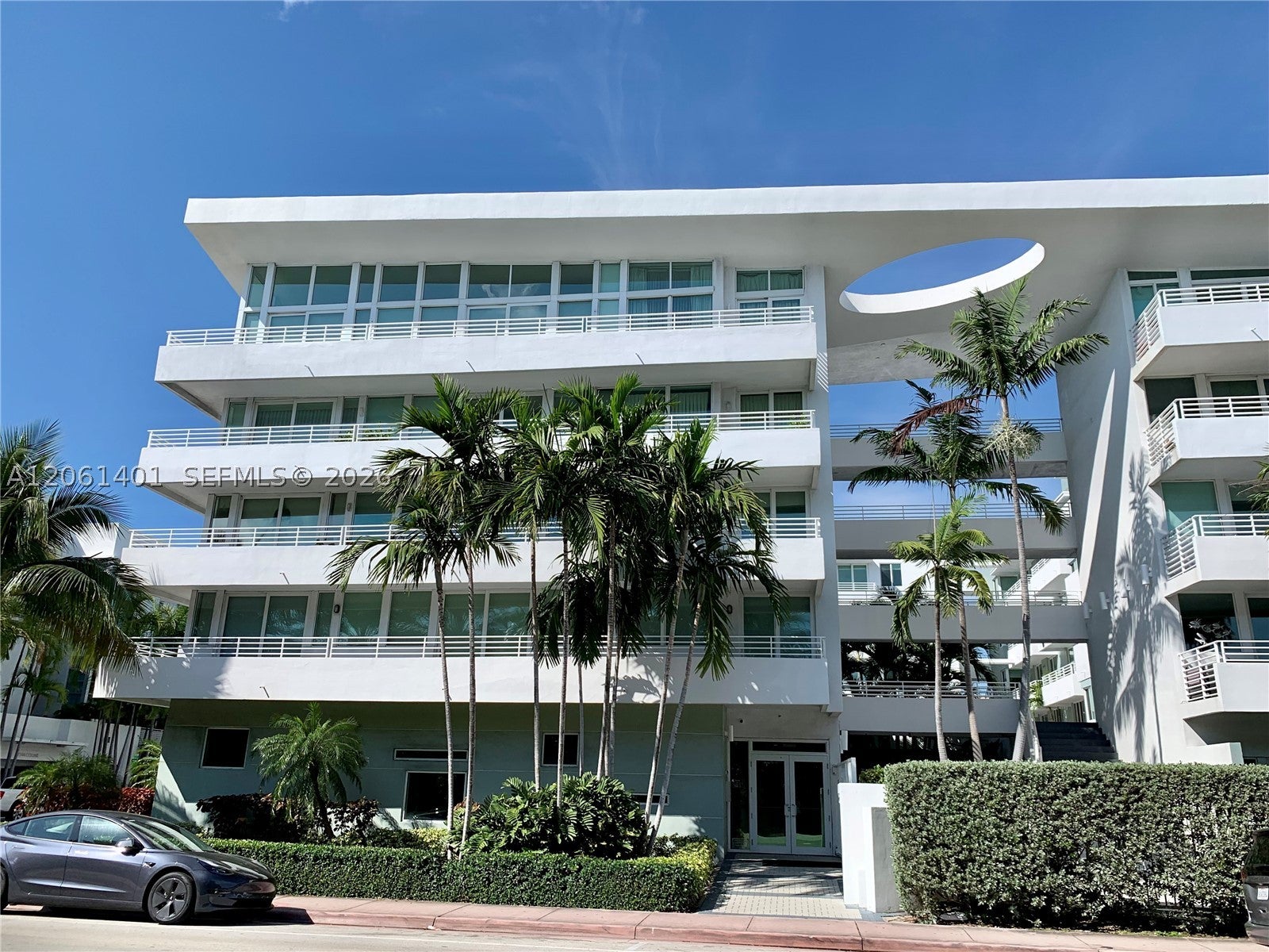 7800 Collins Ave 309